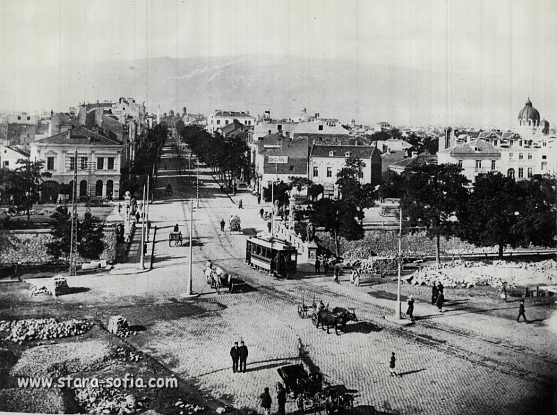 Булевард Мария Луиза - Панорама над Лъвов мост към Света Неделя - Стара София в снимки и пощенски картички